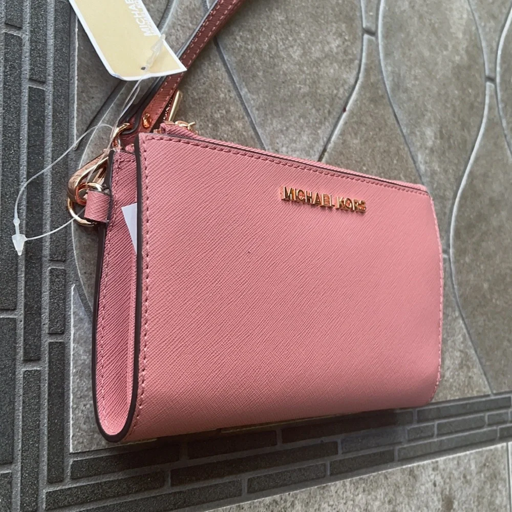 MICHAEL KORS LG DOUBLE ZIP WRISTLET